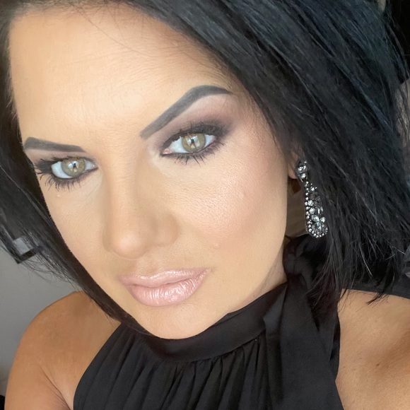 Meet your Posher, Chris - Picture 2 of 2